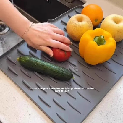 AquaMat™️ 1pc Silicone Drain Pad Drying Mat For Pot Dish Drain Mat For Kitchen Tableware Non-slip Mats Anti-scald Coaster Kitchen Utensils