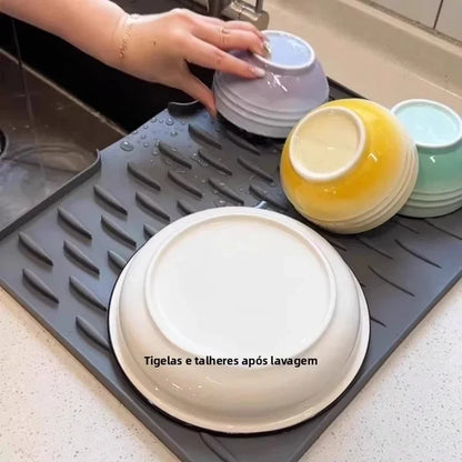 AquaMat™️ 1pc Silicone Drain Pad Drying Mat For Pot Dish Drain Mat For Kitchen Tableware Non-slip Mats Anti-scald Coaster Kitchen Utensils